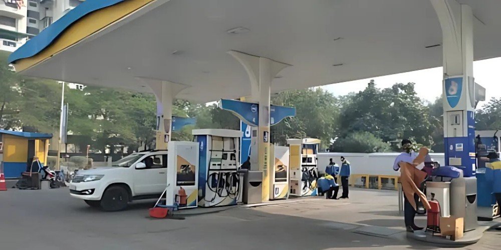 Petrol Pump Image